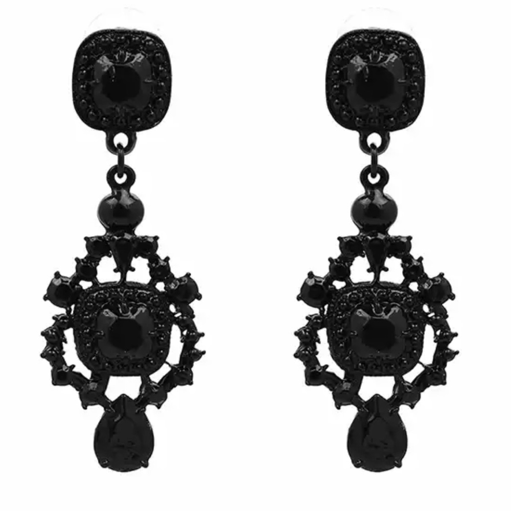 Gothic black vintage style drop earrings